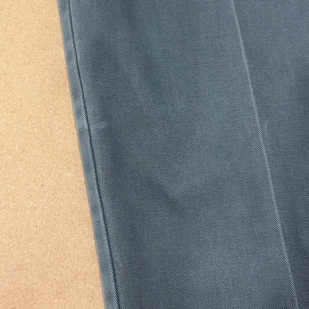 Vintage Dockers Gray Pleated Khaki Pants Classic Fit Mens 33x29 - Picture 3 of 12